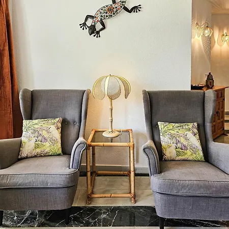 Jardines De Calahonda, Garden